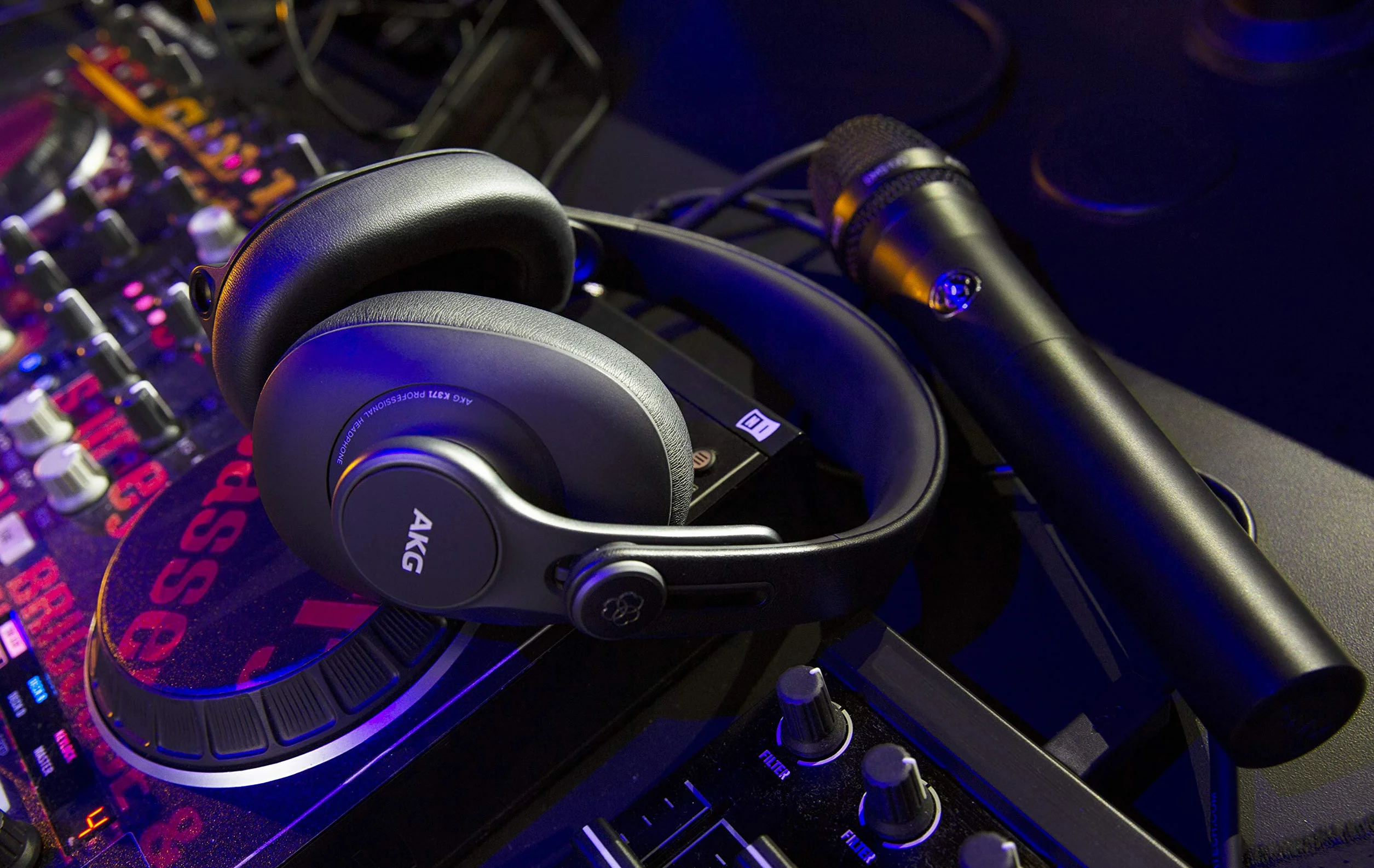 AKG Pro Audio K371 Over-Ear, geschlossene Rückseite, faltbare Studio-Kopfhörer