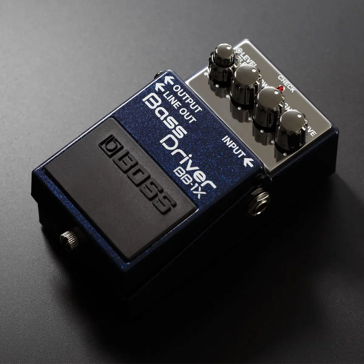 Boss BB-1X Bass Driver Overdrive Effektgerät Pedal mit DI-Box Funktion + keepdrum Netzteil