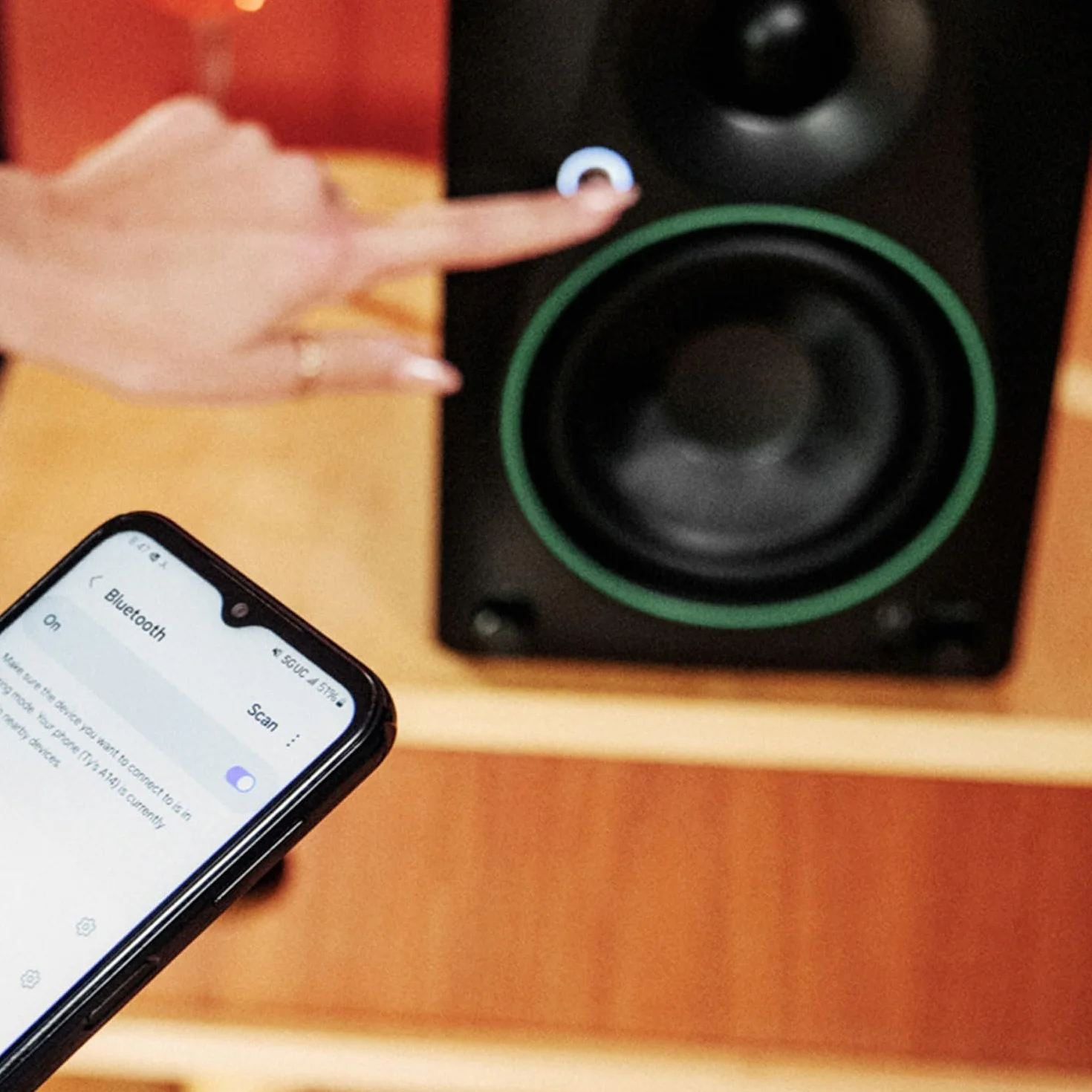 Mackie CR5BT Aktive 2-Wege Studio-Monitore Bluetooth Lautsprecher mit keepdrum Boxenfüße