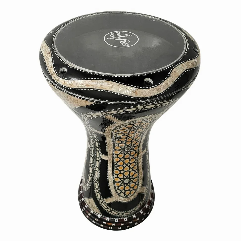 Horus Artesanía de Egipto Darbuka Derbaki, handgefertigt in Ägypten, Metall mit Perlmutt, Knochen und farbiger Emaille, Schwarz